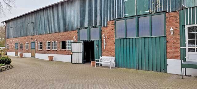  2318 Schlewsig Holstein, Eutin, Reitanlage mit 7 Wohnungen zu verkaufen